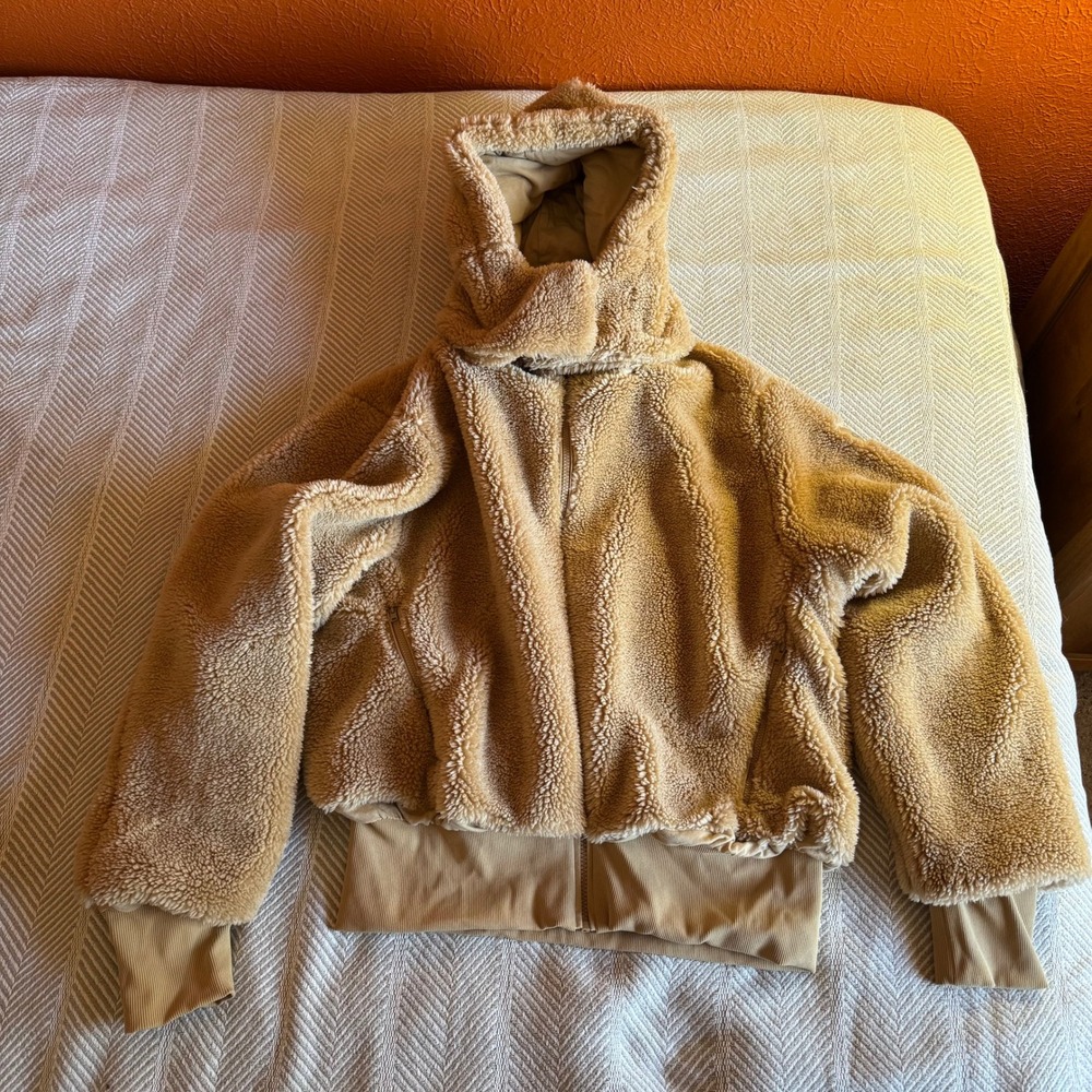 Alo Yoga Foxy Sherpa‎ Hooded Jacket Camel Teddy Fleece Women's L - Picture 4 of 10